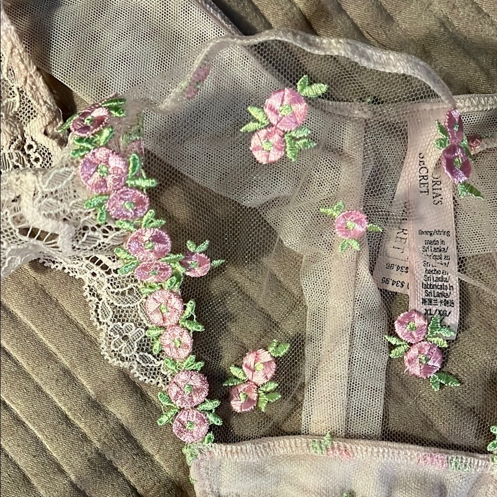 NWT Victoria’s Secret Elegant pink embroidered Lace Floral thong xl - Picture 7 of 8